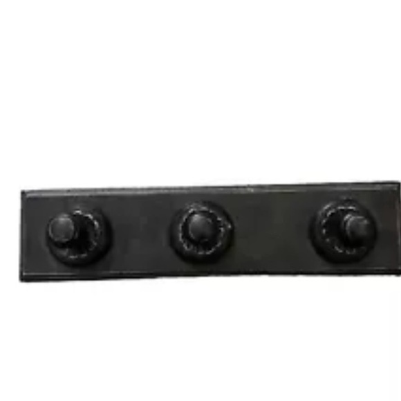 Black 3 Knob Wall Hanger - Picture 3 of 9